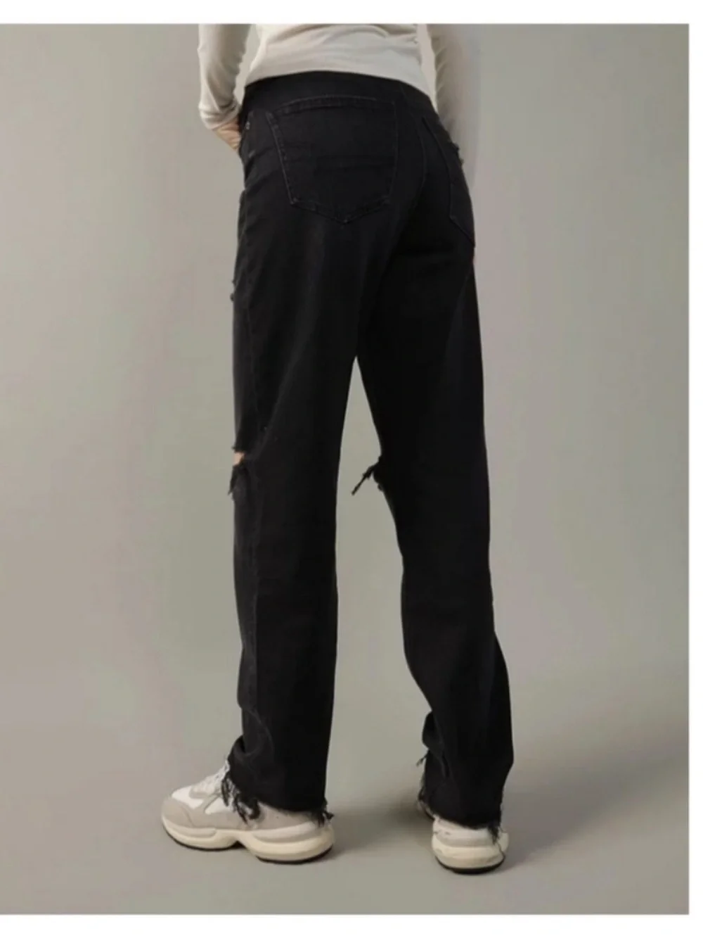 American Eagle Strigid Washed Black Distressed Ripped Knee Raw Hem 2 High Rise